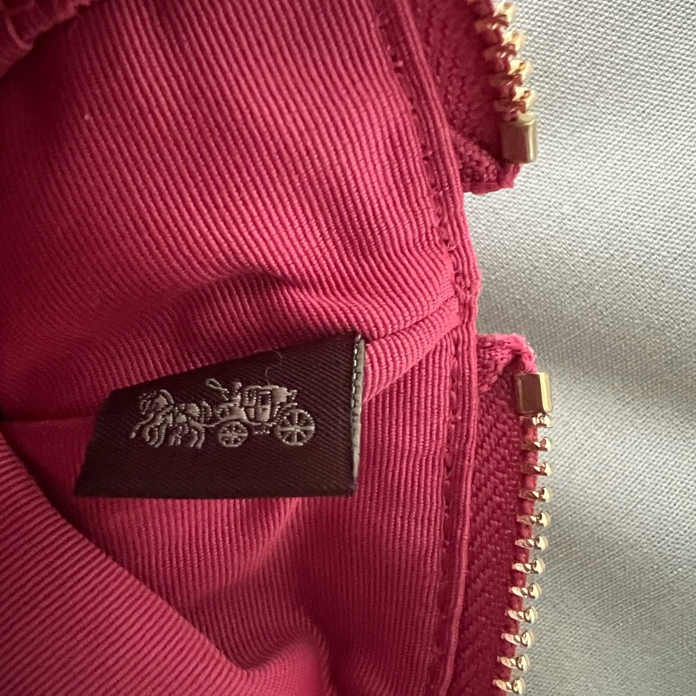 Coach Corner Zip Wristlet with Horse and Carriage - Strawberry Haze - NWOT - Picture 4 of 5